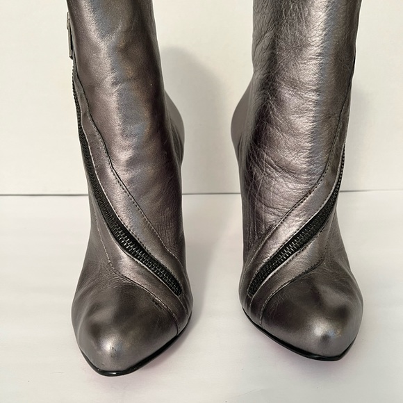 Lui Chung Silver Heeled Boots with zipper Size 9M - Picture 2 of 8